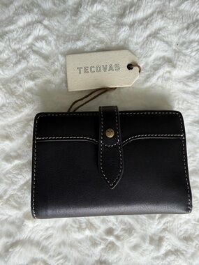 Tecovas Black Leather Wallet with Contrast Stitching